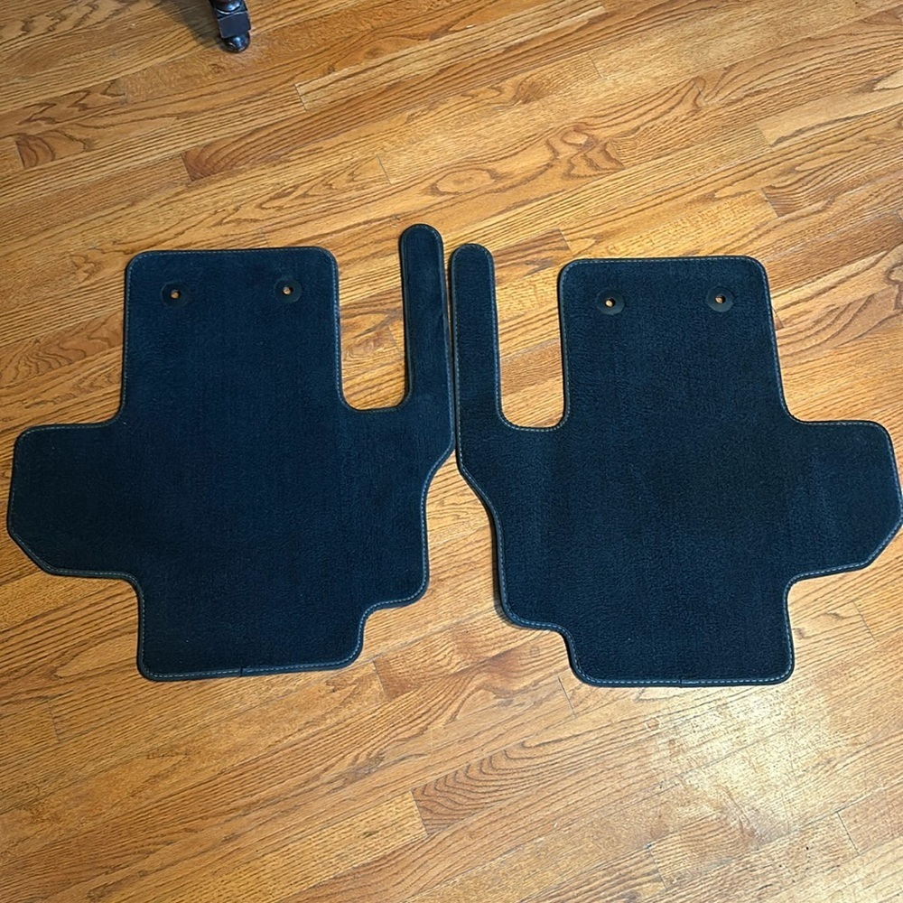 Jeep Wagoneer Second Row Carpet Mats